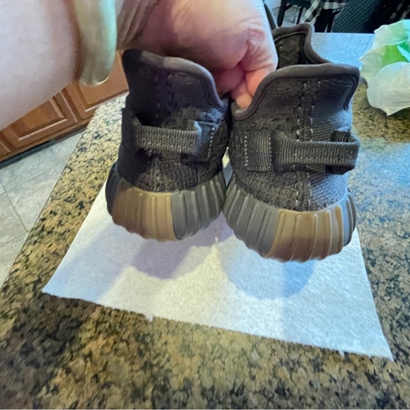 Yeezy Boost 350 size 6.5 men 7.5 women - Picture 2 of 7